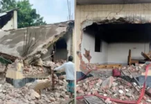 পটুয়াখালীতে আ. লীগ নেতার বাড়ি গুঁড়িয়ে দেওয়ার অভিযোগ, লুটপাট ও অগ্নিসংযোগের দাবি পটুয়াখালীতে আ. লীগ নেতার বাড়ি ভাঙচুর, লুটপাট ও অগ্নিসংযোগের অভিযোগ