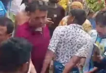 হাতীবান্ধায় পুলিশকে অবরুদ্ধ করে মাদক মামলার আসামি ছিনিয়ে নেওয়ার অভিযোগ হাতীবান্ধায় পুলিশকে অবরুদ্ধ করে মাদক মামলার আসামি ছিনিয়ে নেওয়ার অভিযোগ