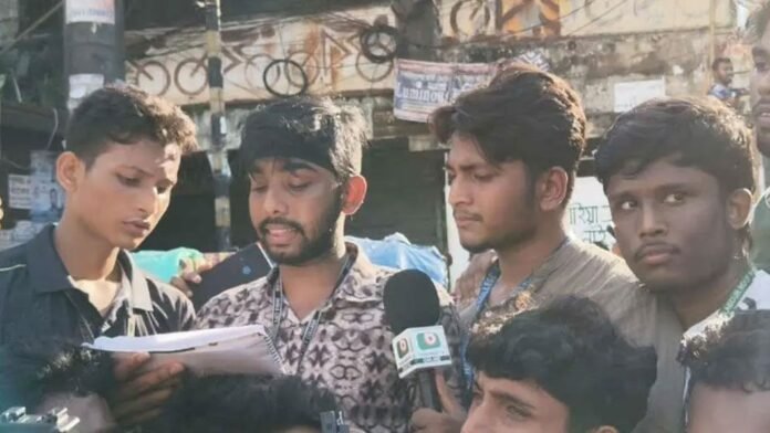 সন্ধ্যা ৬টার মধ্যে শিক্ষামন্ত্রীর পদত্যাগের আলটিমেটাম শিক্ষার্থীদের