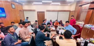 শিক্ষামন্ত্রীর পদত্যাগসহ ৫ দফা দাবিতে নরসিংদীতে এইচএসসি পরীক্ষার্থীদের স্মারকলিপি নরসিংদীতে ৫ দফা দাবিতে এইচএসসি পরীক্ষার্থীদের স্মারকলিপি, শিক্ষামন্ত্রীর পদত্যাগের দাবি