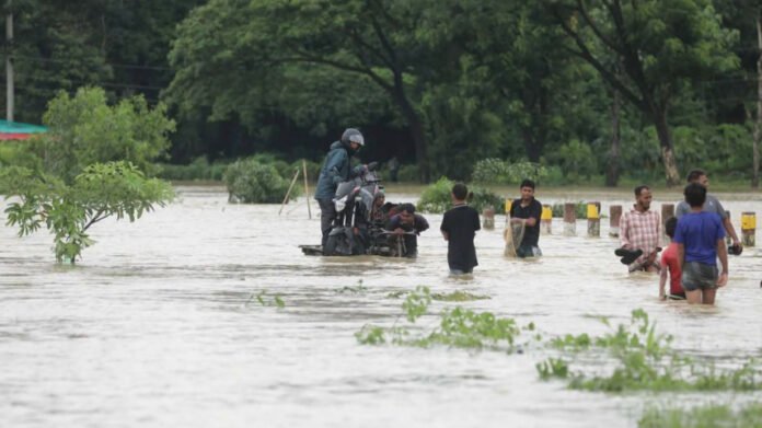 ctg_0 বন্যা ও পাহাড় ধসে ৪৪ জনের মৃত্যু, ক্ষতিগ্রস্ত ১০ লাখের বেশি মানুষ
