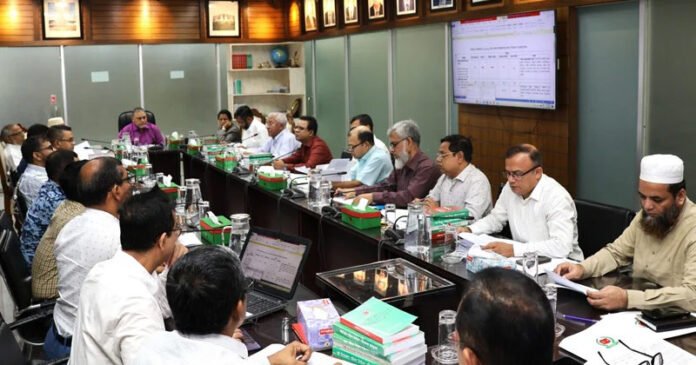 স্থানীয় সরকার নির্বাচন সামনে রেখে আইন ও আচরণবিধি সংশোধনে বৈঠকে নির্বাচন কমিশন