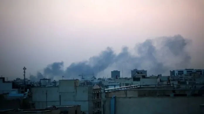 iran attac ইরানে টানা অষ্টম রাতের হামলা, বন্দর আব্বাস ও কেশমে বিস্ফোরণের খবর