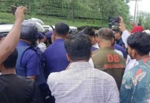 শ্রীমঙ্গলে আটকে দেওয়া হলো এনসিপির নেতাদের গাড়িবহর, হবিগঞ্জে উত্তেজনা শ্রীমঙ্গলে আটকে দেওয়া হলো এনসিপির নেতাদের গাড়িবহর, হবিগঞ্জে উত্তেজনা