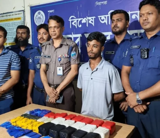 কক্সবাজারে ঢাকাগামী স্লিপার কোচে তল্লাশি: ৯২ হাজার পিস ইয়াবাসহ হেল্পার গ্রেপ্তার কক্সবাজারে ঢাকাগামী স্লিপার কোচে তল্লাশি: ৯২ হাজার পিস ইয়াবাসহ হেল্পার গ্রেপ্তার