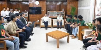 স্বর্ণপদকজয়ী বাংলাদেশি শিক্ষার্থীদের সঙ্গে প্রধানমন্ত্রী তারেক রহমানের সৌজন্য সাক্ষাৎ