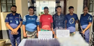 মহেশপুর সীমান্তে মাদকের বিস্তার, অভিযানে একই পরিবারের ৪ সদস্য আটক মহেশপুর সীমান্তে মাদকের বিস্তার, অভিযানে একই পরিবারের ৪ সদস্য আটক