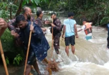 বন্যা ও ভূমিধসে ক্ষতিগ্রস্ত ১১ জেলায় উদ্ধার অভিযানে বিজিবি বন্যা ও ভূমিধসে ক্ষতিগ্রস্ত ১১ জেলায় উদ্ধার অভিযানে বিজিবি