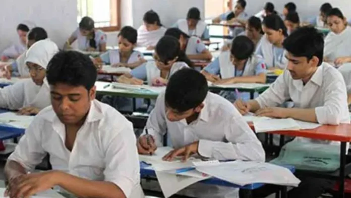 এসএসসি ও সমমানের ফল প্রকাশ, পাসের হার ৬২.২৫ শতাংশ