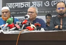 রাজনৈতিক সমালোচনা হোক, তবে অবমাননা নয়: রিজভী রাজনৈতিক সমালোচনা হোক, তবে অবমাননা নয়: রিজভী