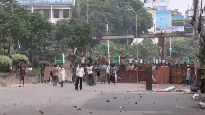 মিরপুর-১০ সংঘর্ষ: সন্ত্রাসবিরোধী আইনে ৪ মামলা, গ্রেপ্তার ২৬