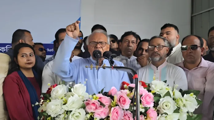 রিজভীর অভিযোগ: অর্থ লুটপাট করে বিদেশে বিলাসী জীবন, দেশ অস্থিতিশীল করার চেষ্টা